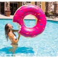 KOŁO DMUCHANE PLAŻOWE PĄCZEK DONUT RÓŻOWE